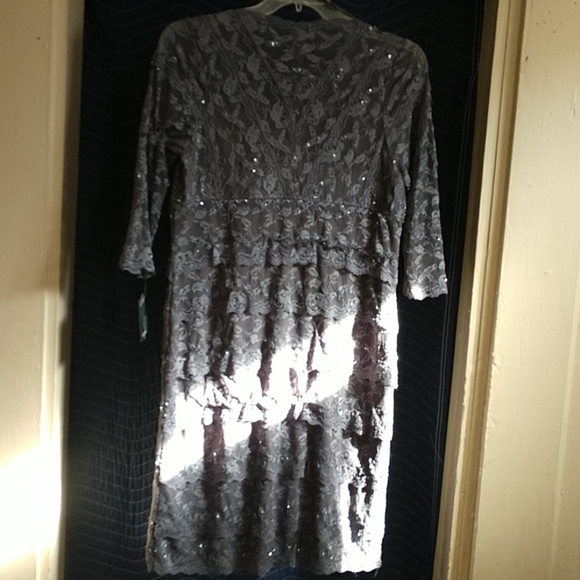 Dress - Picture 3 of 3